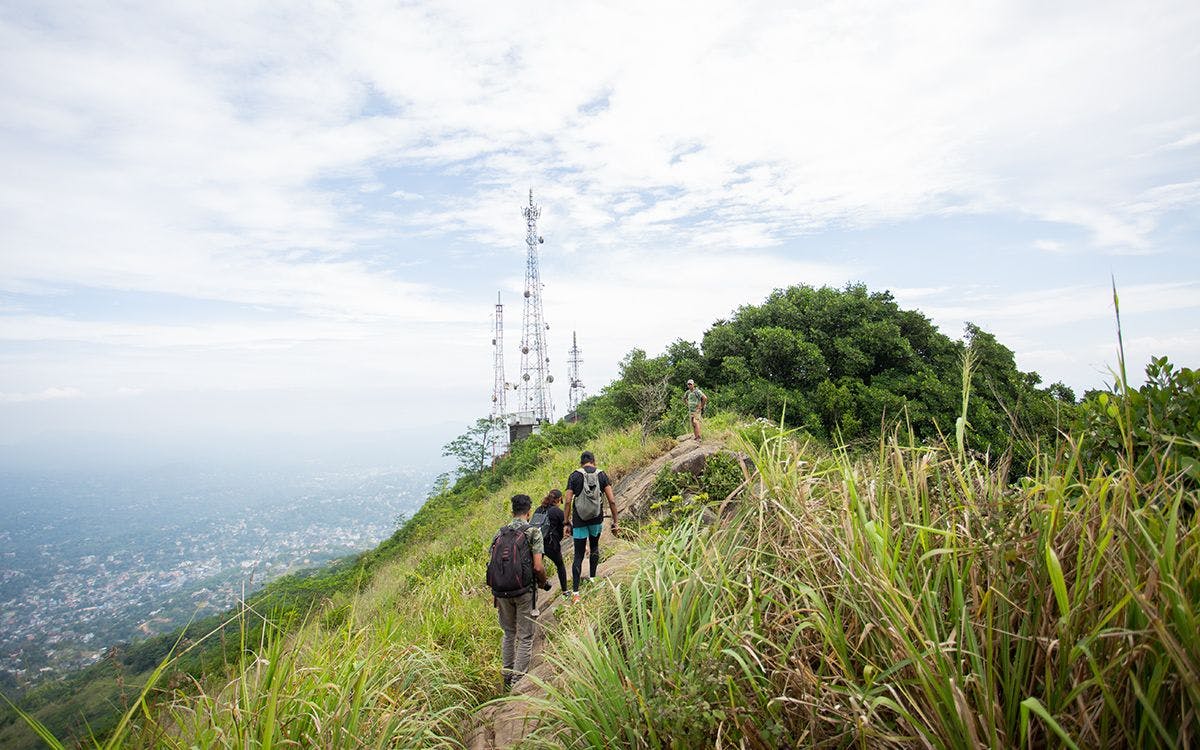 exploring-hanthana-mountains-with-johann-peries